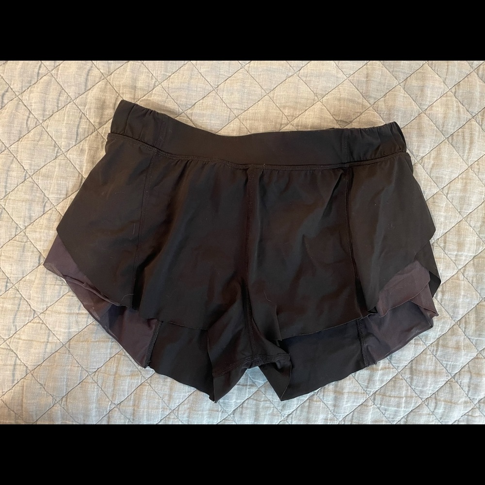 Lululemon shorts size 6